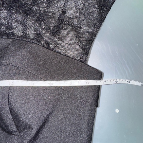 New | Mac Duggal | MAC DUGGAL
Sheer Lace Top Crepe Midi Dress | 6 49799 - Picture 9 of 9